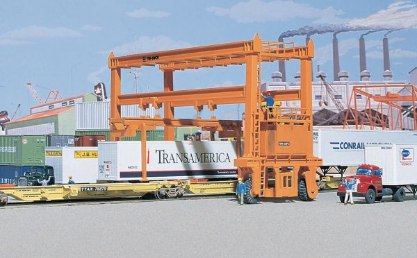 Walthers Cornerstone 3122   MI-JACK Translift Intermodal Crane