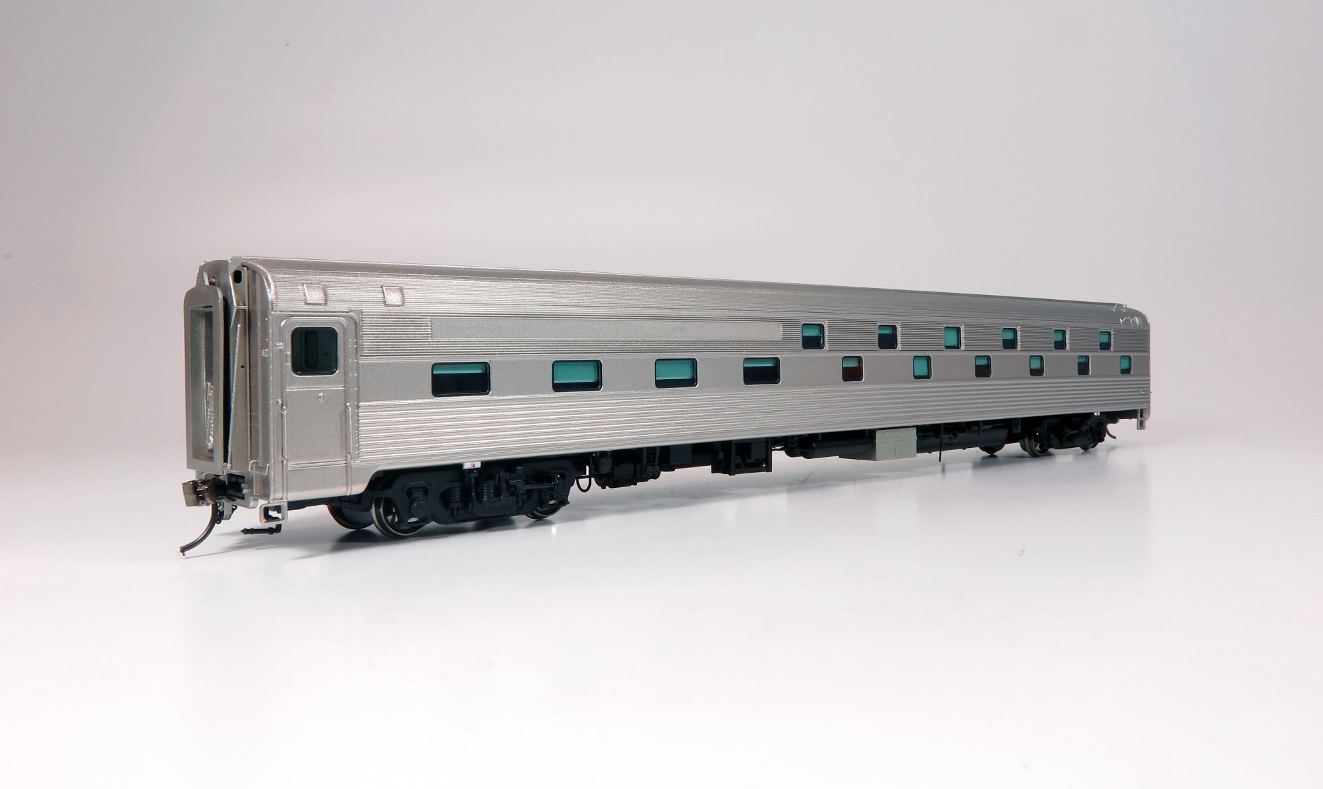Rapido Trains 141099  Budd Slumbercoach: Painted, Unlettered