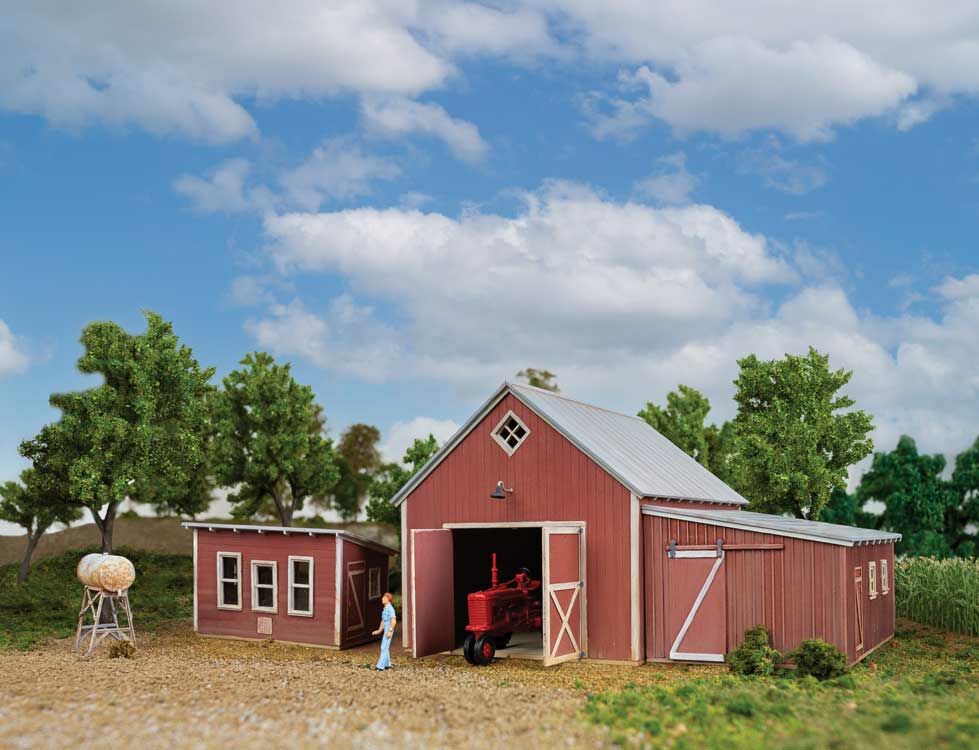 Walthers Cornerstone 3346   HO Chicken Coop and Sheds